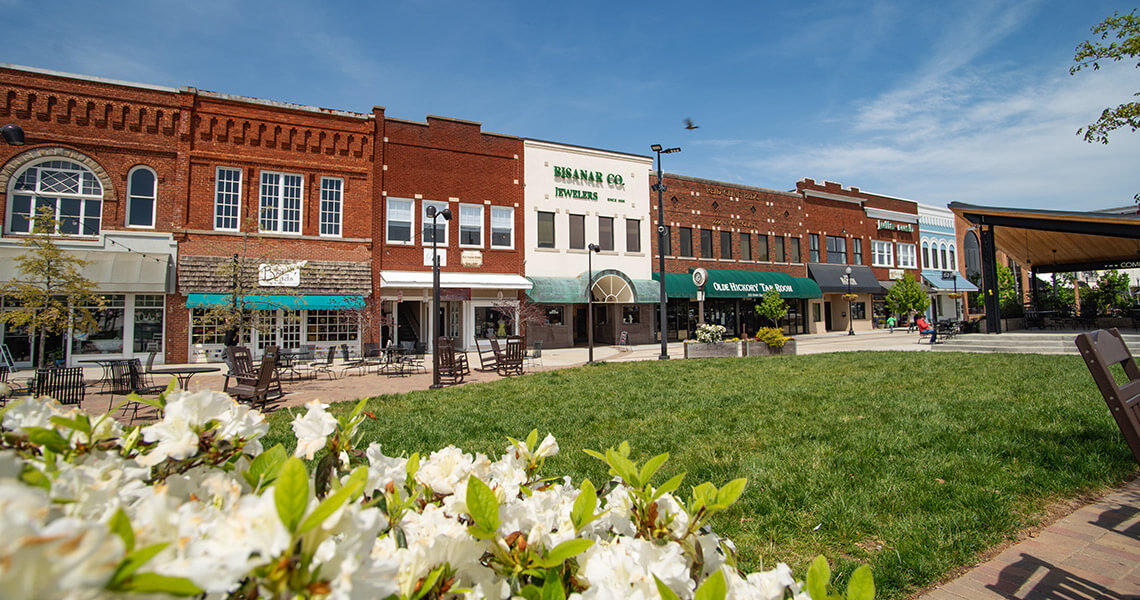 Downtown Hickory Union Square storefronts and green
